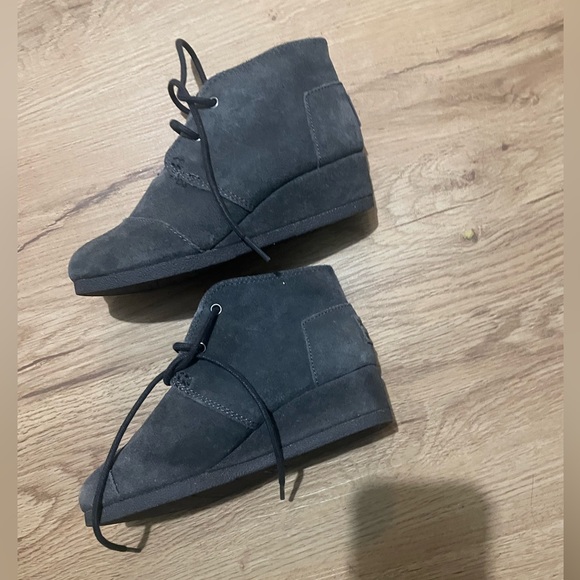 TOMS ankle wedge booties - Picture 3 of 5